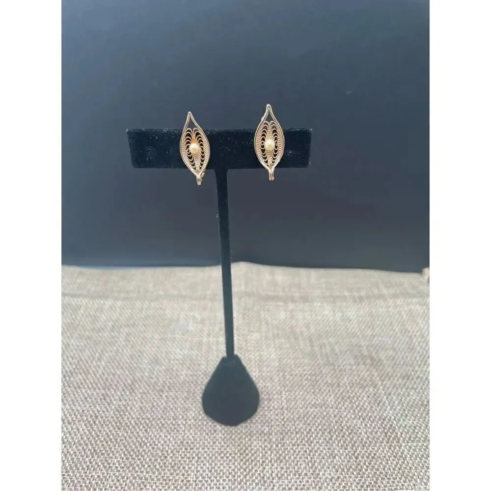 Vintage Sarah Coventry Filigree Goldtone Leaf with Center Faux Pearl Clip On Ear